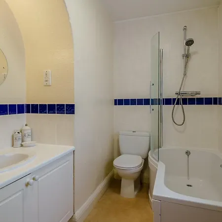 Hotel 3 Bed In Hawkshead 81068 3*
